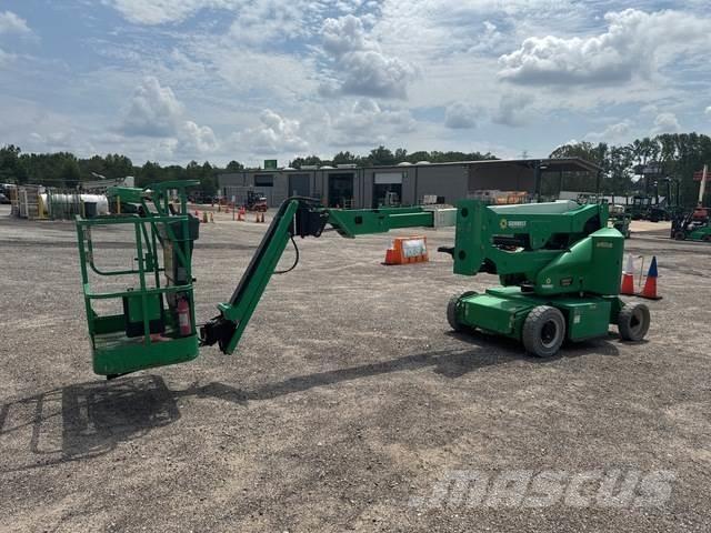 JLG E400AJPN Körüklü personel platformları