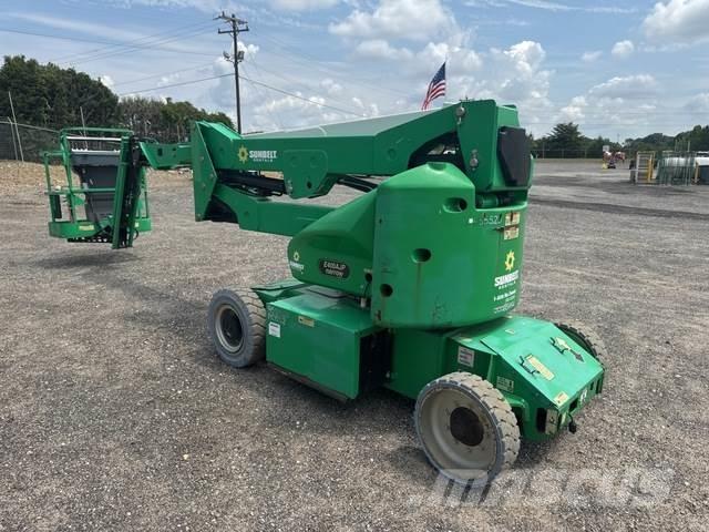 JLG E400AJPN Körüklü personel platformları