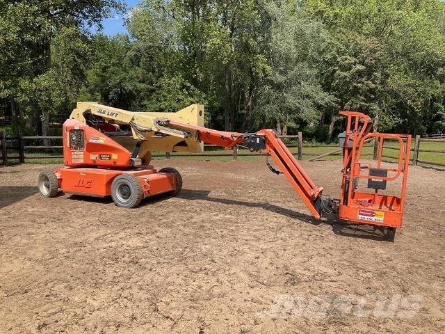 JLG E400AJPN Körüklü personel platformları