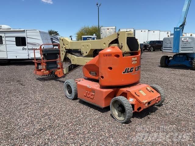 JLG E400AN Körüklü personel platformları