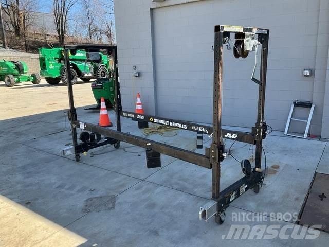 JLG Straddle Diger