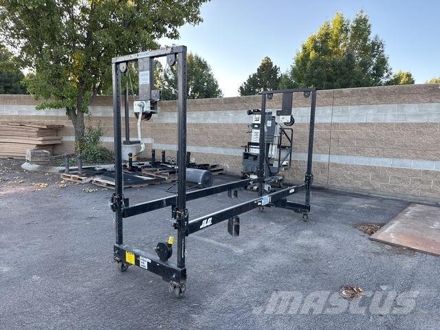 JLG Straddle Diger