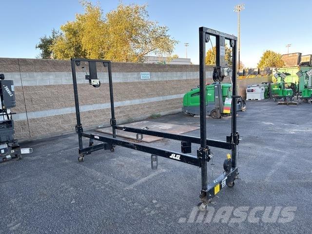 JLG Straddle Diger