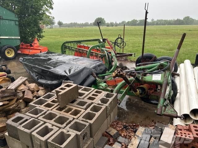 John Deere  Diger