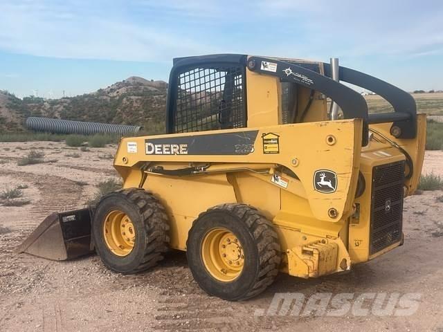 John Deere 325 Skid steer loderler