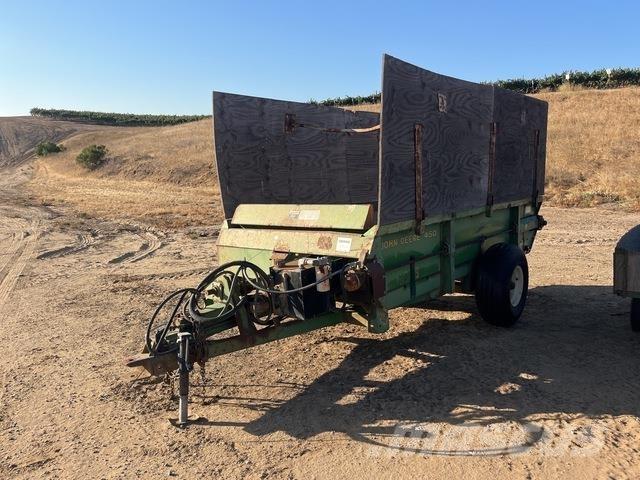 John Deere 450 Gübre dagitma tankerleri