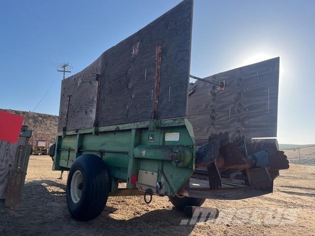 John Deere 450 Gübre dagitma tankerleri