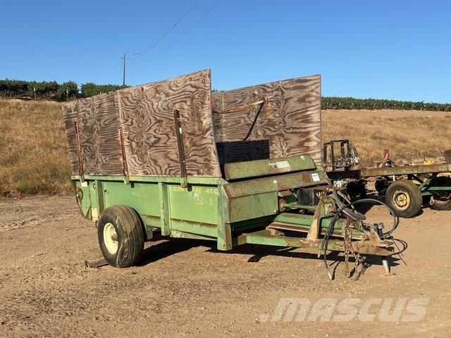 John Deere 450 Gübre dagitma tankerleri