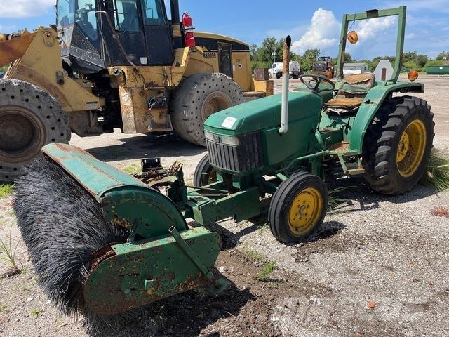 John Deere 970 İç mekan süpürme makineleri