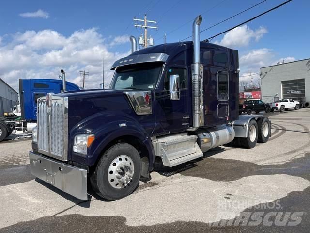 Kenworth W990 Çekiciler