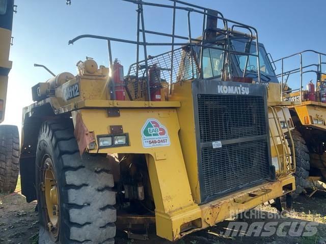 Komatsu 330M Belden kirma kaya kamyonu