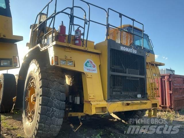 Komatsu 330M Belden kirma kaya kamyonu