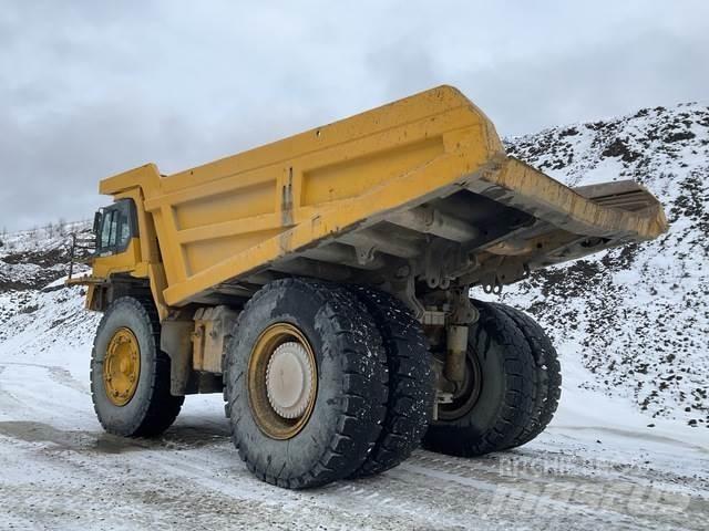 Komatsu 330M Belden kirma kaya kamyonu