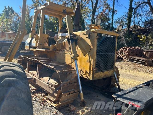 Komatsu D68E-1 Paletli dozerler