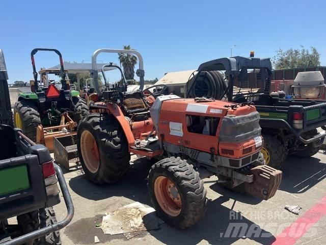 Kubota L3010D Traktörler