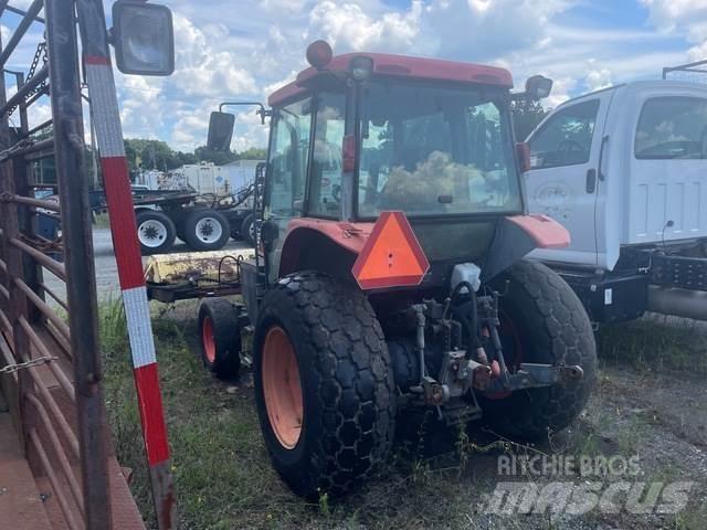 Kubota M5700 İç mekan süpürme makineleri
