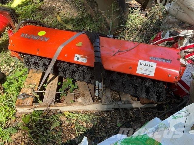 Kubota V5260 Süpürgeler