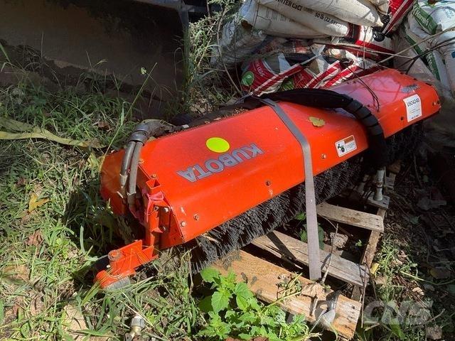 Kubota V5260 Süpürgeler