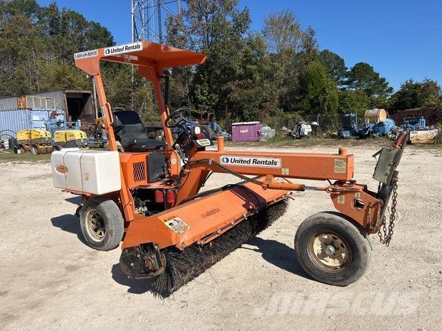 Lay-Mor SM 300 İç mekan süpürme makineleri