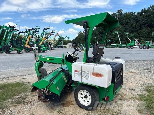 Lay-Mor SM300 İç mekan süpürme makineleri