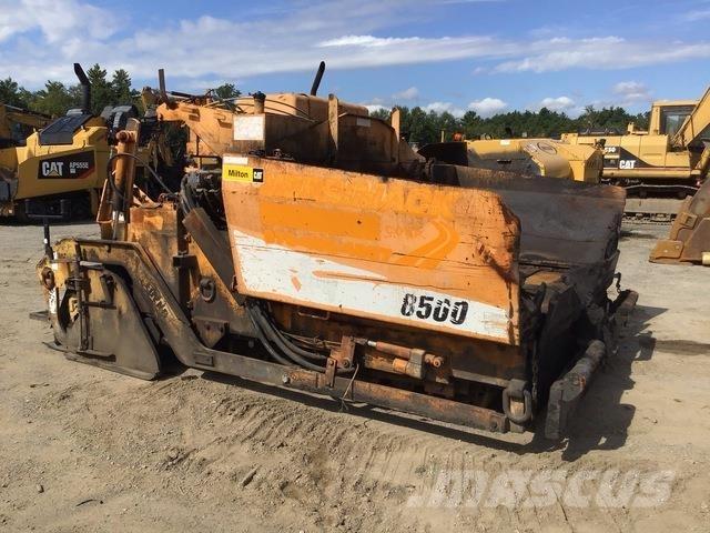 LeeBoy L8500T Asfalt sericiler