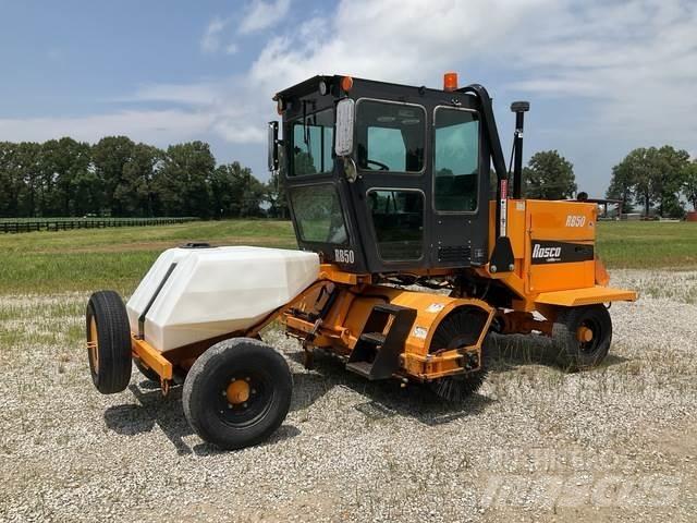 LeeBoy RB50 İç mekan süpürme makineleri