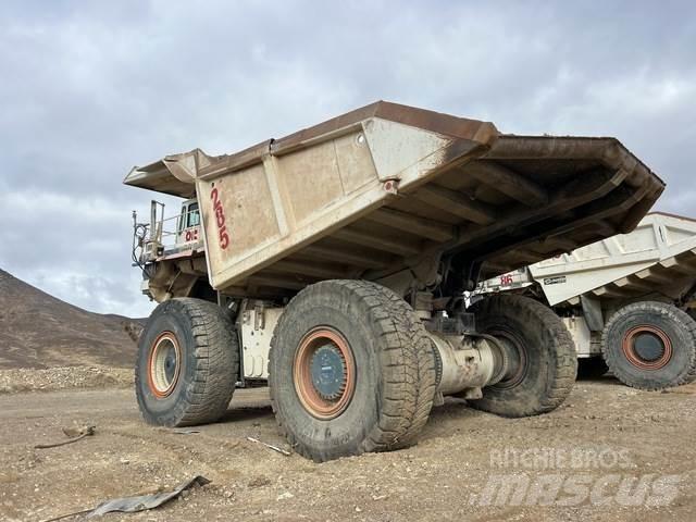 Liebherr T282B Belden kirma kaya kamyonu