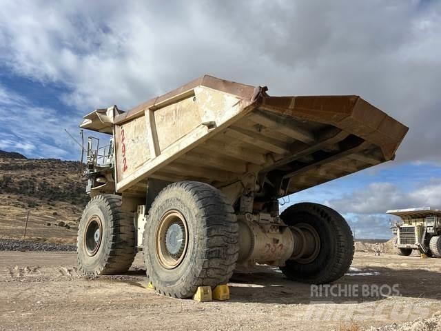 Liebherr T282B Belden kirma kaya kamyonu