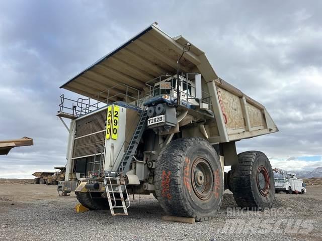 Liebherr T282B Belden kirma kaya kamyonu