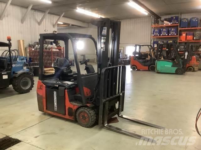 Linde E18 Elektrikli forkliftler