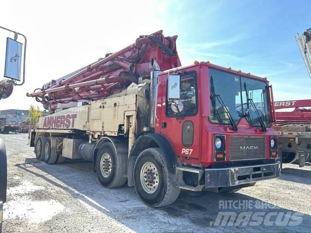 Mack  Beton pompaları