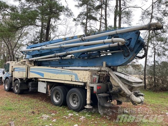 Mack 47M Beton pompaları