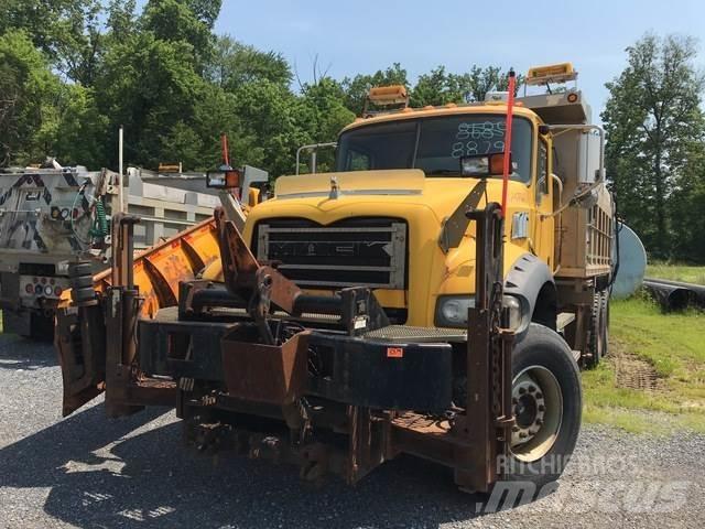 Mack 700 Kar küreme biçaklari