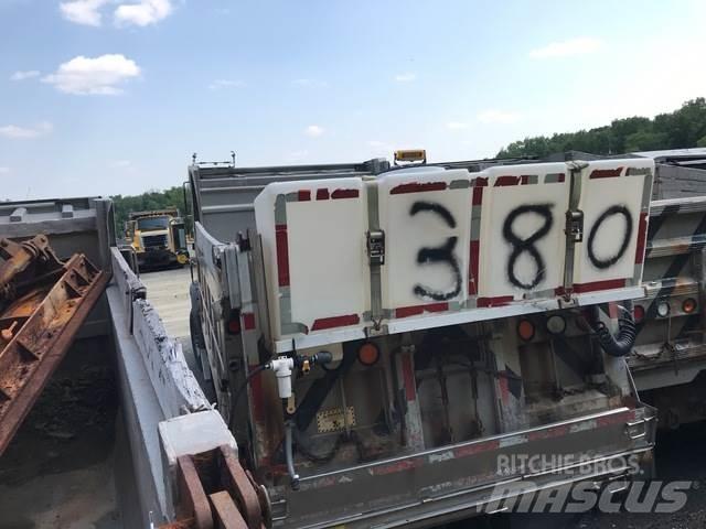 Mack 700 Kar küreme biçaklari
