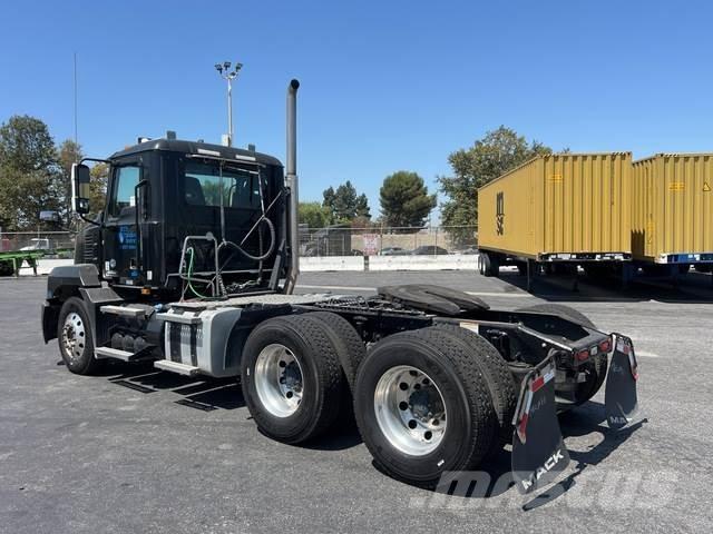 Mack AN64T Çekiciler