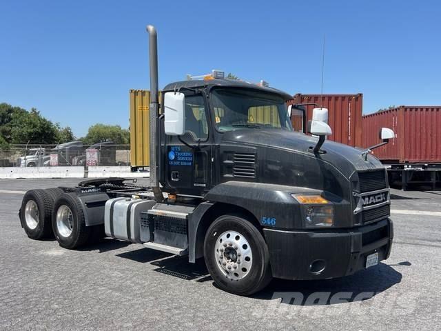 Mack AN64T Çekiciler