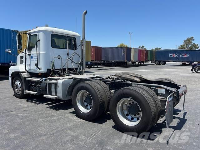 Mack AN64T Çekiciler