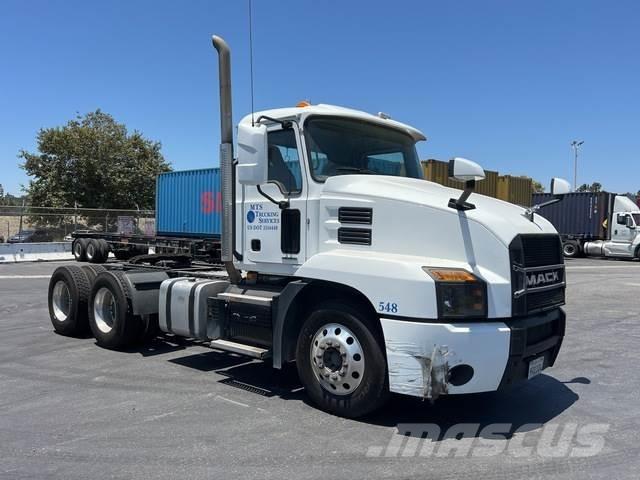 Mack AN64T Çekiciler