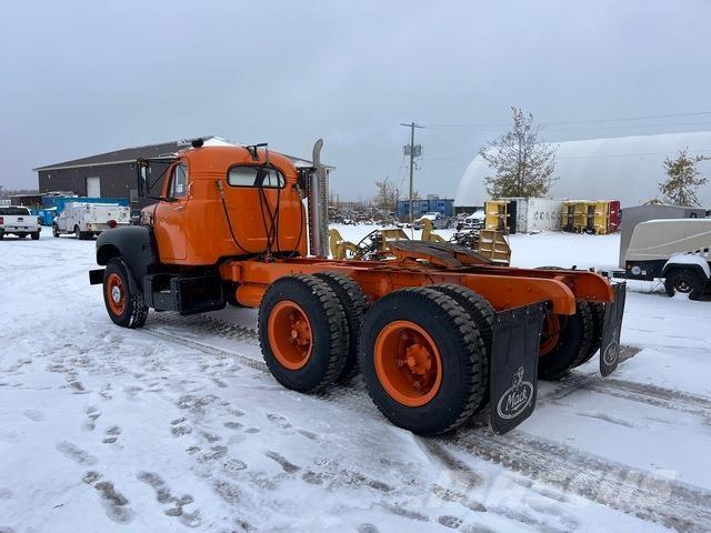Mack B615T Çekiciler