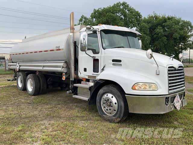 Mack CH613 Tankerli kamyonlar