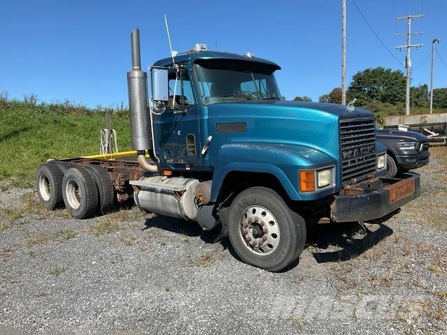 Mack CH613 Kabinler