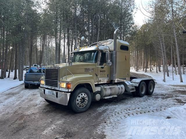 Mack CHN613 Çekiciler