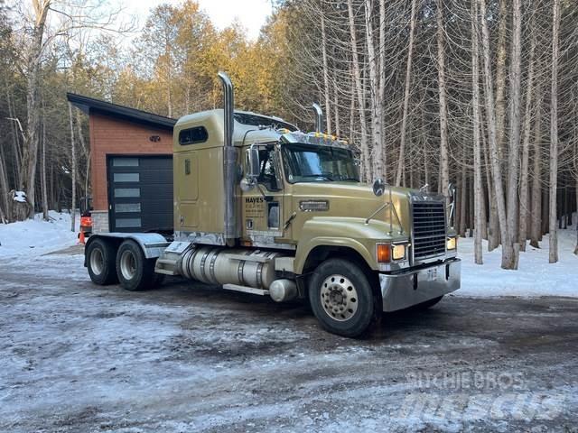 Mack CHN613 Çekiciler