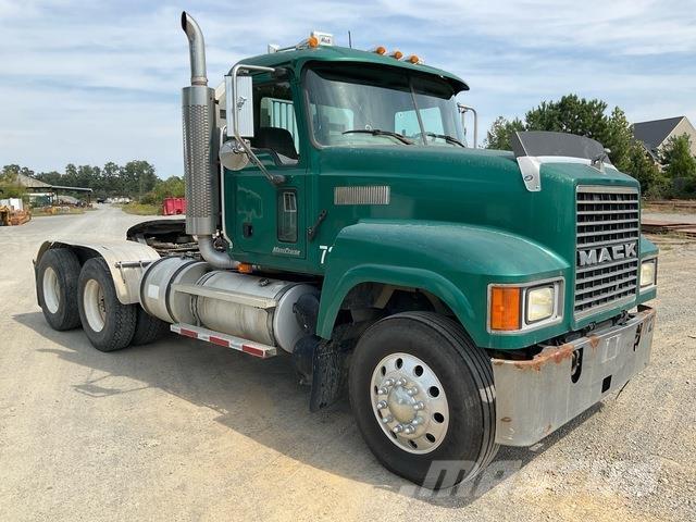 Mack CHN613 Çekiciler