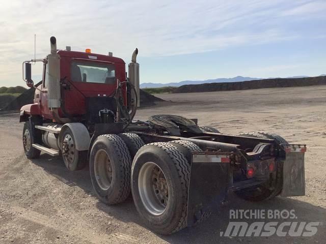 Mack CL733 Çekiciler