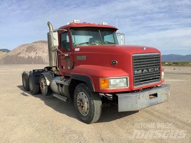Mack CL733 Çekiciler