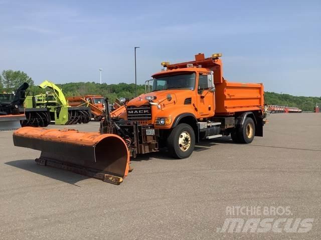 Mack CV700 Kar küreme biçaklari