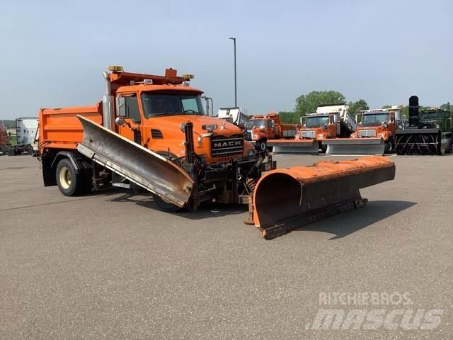 Mack CV700 Kar küreme biçaklari