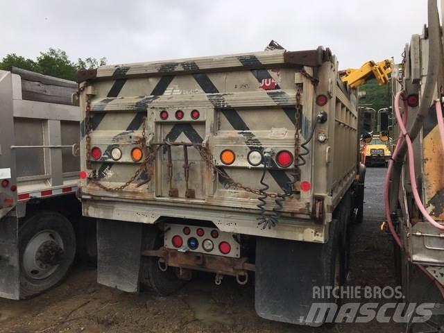 Mack CV700 Kar küreme biçaklari