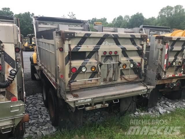 Mack CV700 Kar küreme biçaklari